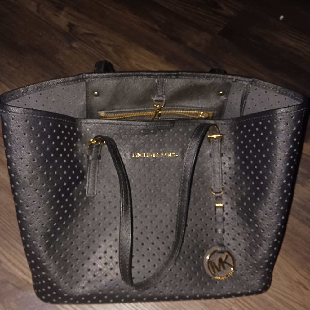 MICHAEL KORS BLACK HANDBAG PURSE SHOULDER BAG EXC SHAPE - Picture 2 of 4